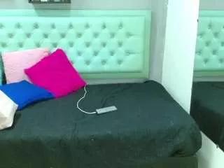 Offline sensual-violet on CamSoda