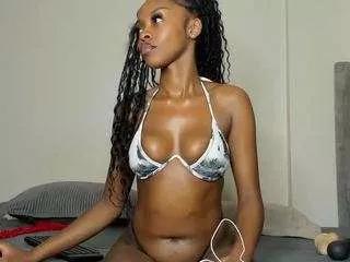 Offline sexyariah on CamSoda