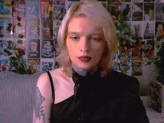 simonarain on CamSoda