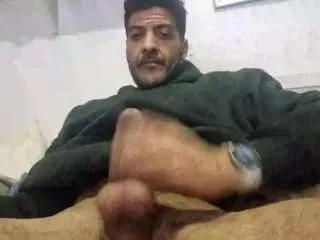 Offline simraf13 on CamSoda