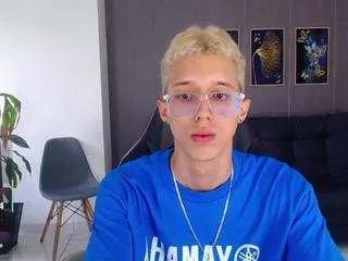 Offline skinnybigc0ck20 on CamSoda