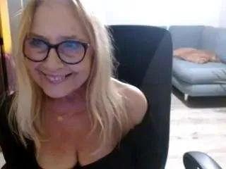 Freechat sofiadream on CamSoda