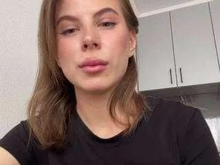 Offline sunheeiyer on CamSoda