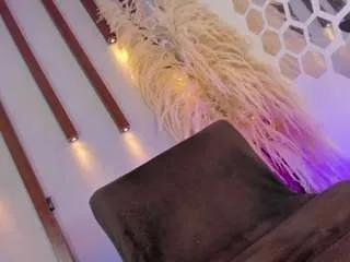 sweetsophie1 on CamSoda 