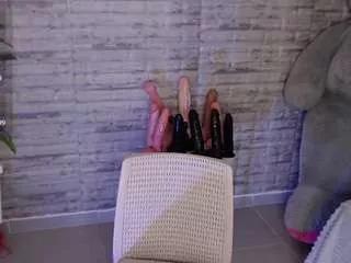 Offline tinnahottie on CamSoda