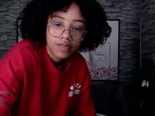 Freechat violeth-b on CamSoda