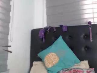 Freechat violetta-hot on CamSoda