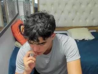 Offline virgin-colombian on CamSoda