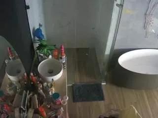Freechat voyeurcam-casa-salsa-bathroom-6 on CamSoda