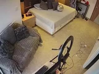 Freechat voyeurcam-casa-salsa-bedroom-11 on CamSoda