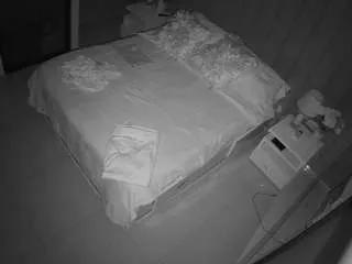 Freechat voyeurcam-casa-salsa-bedroom-7 on CamSoda