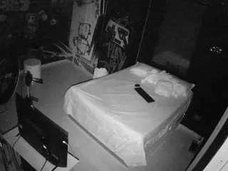 Freechat voyeurcam-casa-salsa-disturbed on CamSoda