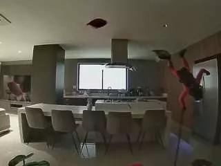 Freechat voyeurcam-casa-salsa-fishtank on CamSoda