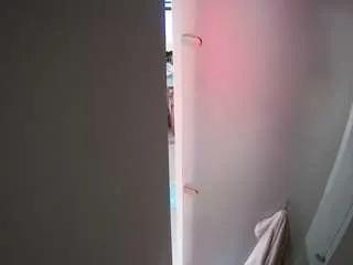 Offline voyeurcam-casa-salsa-shower-1 on CamSoda