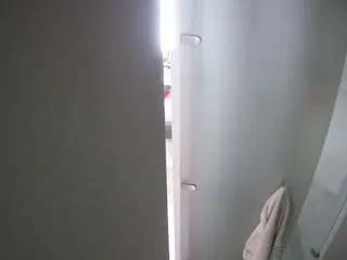 Offline voyeurcam-casa-salsa-shower-1 on CamSoda