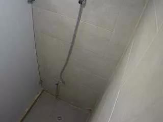 Freechat voyeurcam-jb-shower-1 on CamSoda