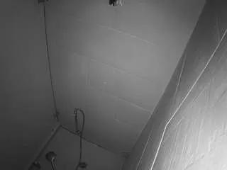 Freechat voyeurcam-jb-shower-1 on CamSoda