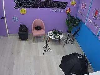 Offline voyeurcam-jb-xfollow on CamSoda