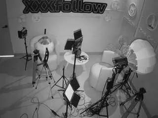 Offline voyeurcam-jb-xfollow on CamSoda