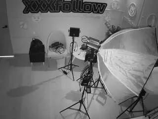 Offline voyeurcam-jb-xfollow on CamSoda