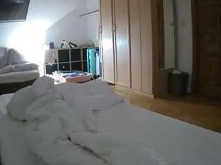 Freechat voyeurcam-julmodels-bed-1 on CamSoda