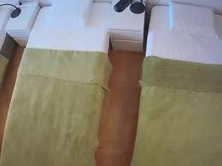 Freechat voyeurcam-julmodels-bed-5 on CamSoda