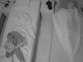 Freechat voyeurcam-julmodels-bed-5 on CamSoda