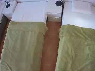 Freechat voyeurcam-julmodels-bed-5 on CamSoda