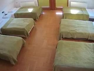 Freechat voyeurcam-julmodels-bed-6 on CamSoda