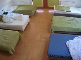 Freechat voyeurcam-julmodels-bed-6 on CamSoda