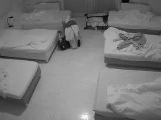 Freechat voyeurcam-julmodels-bed-6 on CamSoda