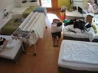 Freechat voyeurcam-julmodels-bed-6 on CamSoda