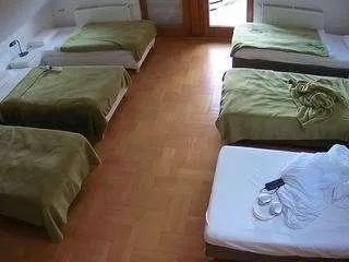 Freechat voyeurcam-julmodels-bed-6 on CamSoda