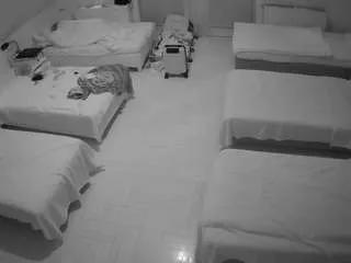 Freechat voyeurcam-julmodels-bed-6 on CamSoda