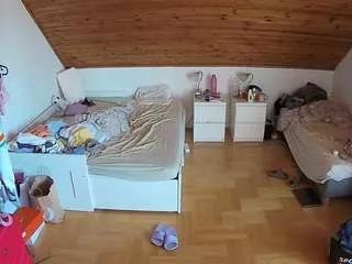Freechat voyeurcam-julmodels-greybed-3 on CamSoda