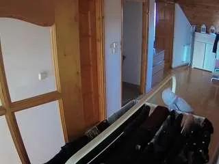 Freechat voyeurcam-julmodels-hall-2nd on CamSoda