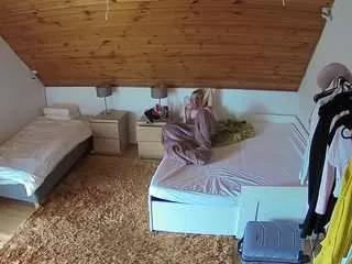 Freechat voyeurcam-julmodels-whitebed-2 on CamSoda