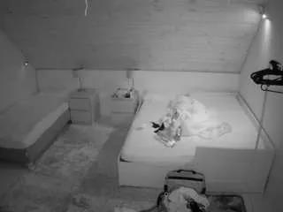 Freechat voyeurcam-julmodels-whitebed-2 on CamSoda