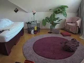 Freechat voyeurcam-julmodels-whitebed-6 on CamSoda