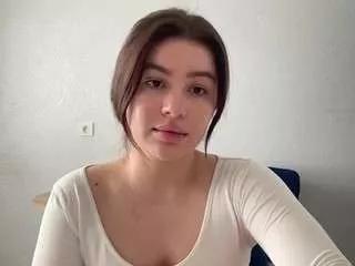 Offline youramy on CamSoda