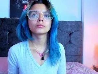 Offline yukky-kuran on CamSoda