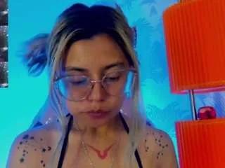 Offline yukky-kuran on CamSoda