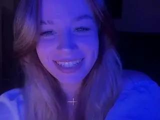 zoegarcia — Tease with my shirt/top [75 tokens remaining]