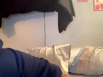 aliciacolette123 — Cum & help me take my clothes off  #tease #couple #deepthroat #ass #pussy [1058 tokens remaining]