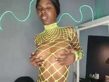 Freechat camilaasaenz_ on Chaturbate