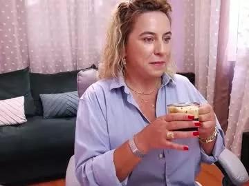 Freechat carrielovex on Chaturbate