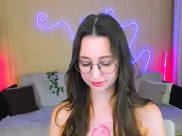 Freechat yourlovelystoryy on Chaturbate