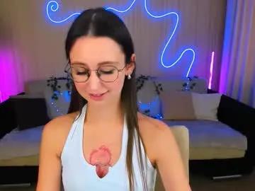 Freechat yourlovelystoryy on Chaturbate