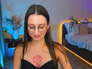 Freechat yourlovelystoryy on Chaturbate