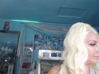 Offline adrianna_fox on Flirt4Free
